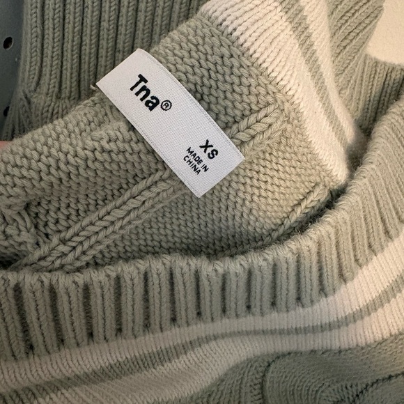 Aritzia TNA knit sweater - Picture 3 of 3